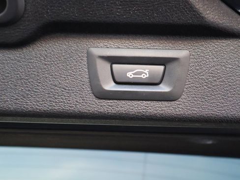 Used 2017 BMW X5 xDrive40e image 13