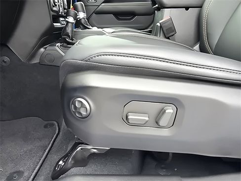 New 2025 Jeep Gladiator Sport image 8