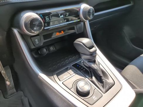 Used 2024 Toyota RAV4 LE AWD/4WD image 18
