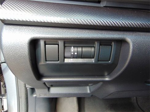 Used 2024 Subaru Crosstrek 2.5i Limited w/ Crosstrek Mirror Package image 19