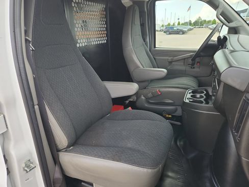 Used 2025 Chevrolet Express 2500 w/ Driver Convenience Package RWD image 20