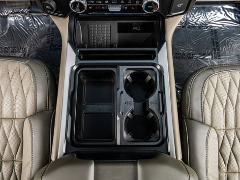 Used 2026 Ford F450 Platinum w/ Platinum Plus Package image 28