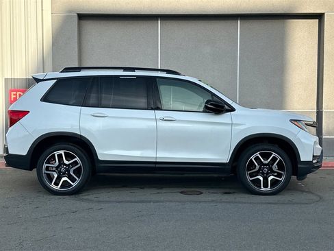 Used 2023 Honda Passport Elite image 3