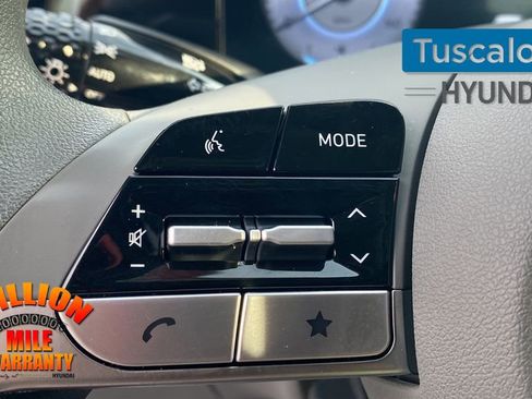 Used 2024 Hyundai Elantra SEL image 18