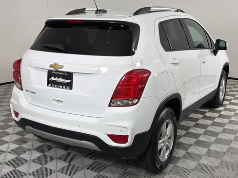 Used 2022 Chevrolet Trax LT w/ Driver Confidence Package image 5