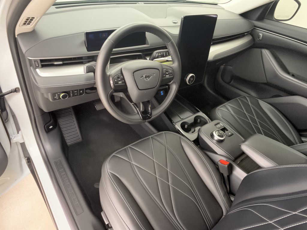 Used 2023 Ford Mustang Mach-E Select RWD image 4