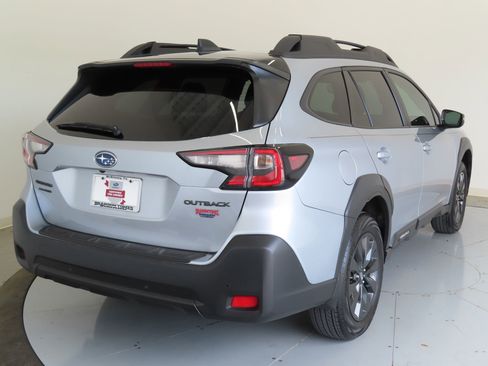 Certified 2025 Subaru Outback Onyx Edition image 4