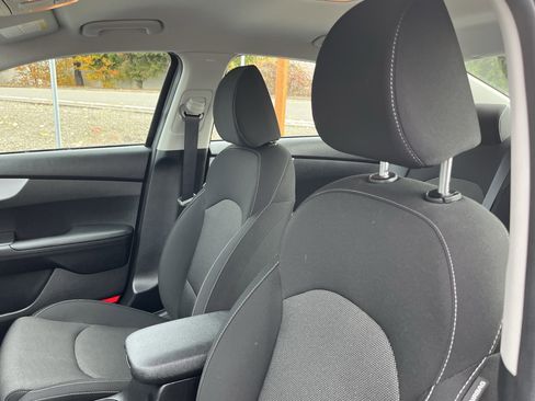 Used 2024 Kia Forte LXS image 16