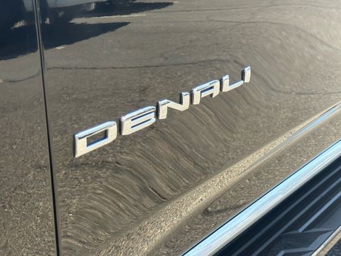 Used 2025 GMC Yukon XL Denali AWD/4WD image 34