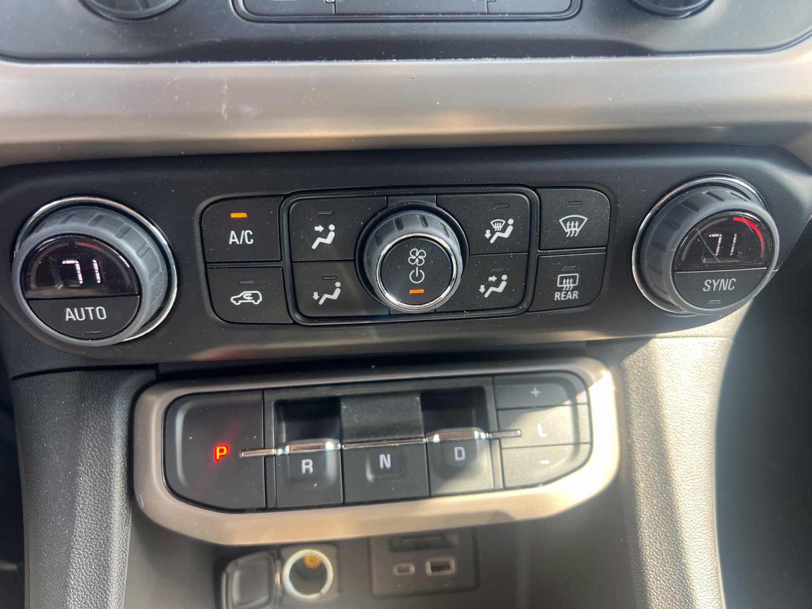 Used 2023 GMC Acadia Denali FWD image 6