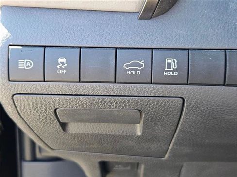 Used 2020 Toyota Camry LE image 13