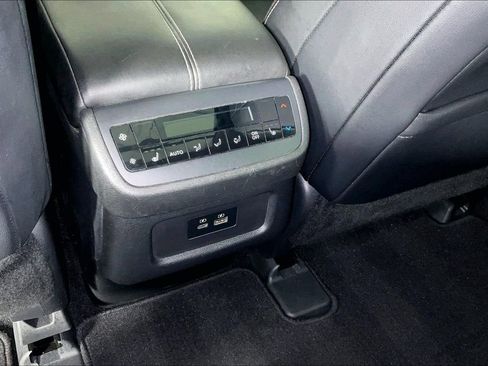 Used 2022 Nissan Pathfinder SL w/ SL Premium Package FWD image 32