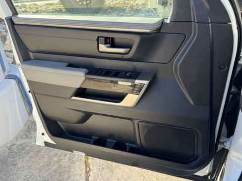 Used 2024 Toyota Tundra Limited image 23