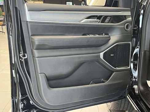 New 2026 Jeep Grand Wagoneer Limited image 11