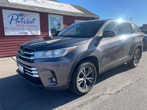 Used 2019 Toyota Highlander Plus w/ Protection Package #3 AWD/4WD image 1