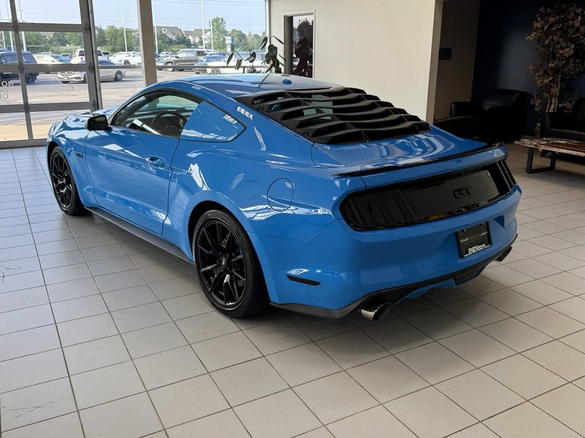 Used 2017 Ford Mustang GT Premium w/ Black Accent Package RWD image 3