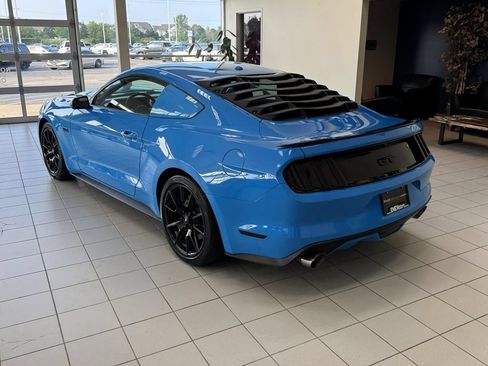 Used 2017 Ford Mustang GT Premium w/ Black Accent Package RWD image 3