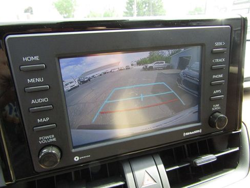 Used 2022 Toyota RAV4 LE image 14