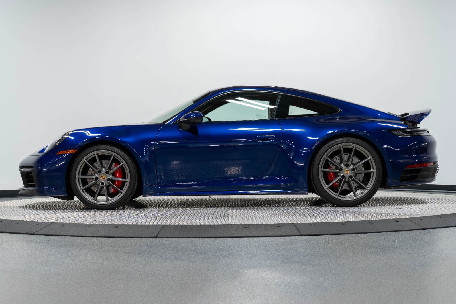 Used 2024 Porsche 911 Carrera 4S AWD/4WD image 9