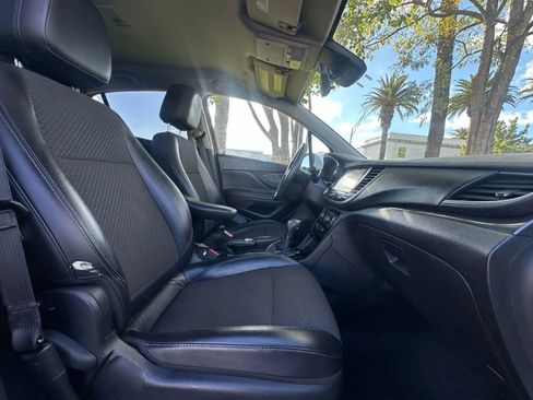 Used 2020 Buick Encore Preferred image 12