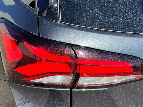 Used 2023 Chevrolet Equinox RS image 19