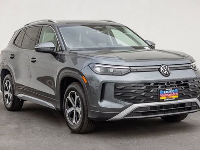 New 2025 Volkswagen Tiguan SE