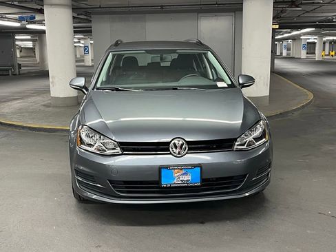 Used 2017 Volkswagen Golf S image 27