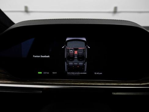 Used 2022 Tesla Model X image 17