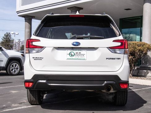 Used 2019 Subaru Forester Premium image 6