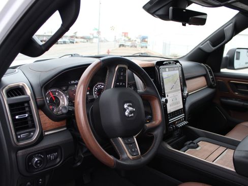 Used 2022 RAM 1500 Limited image 11