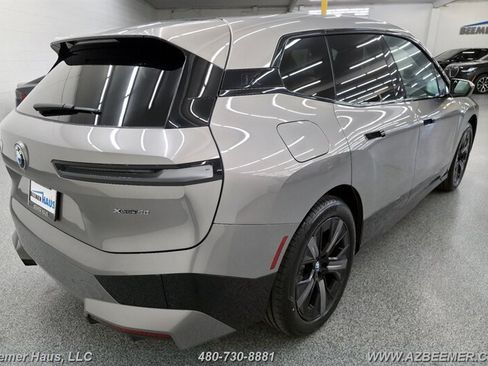 Used 2023 BMW iX xDrive50 w/ Sport Package AWD/4WD image 11