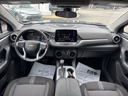 Used 2025 Chevrolet Blazer LT image 18