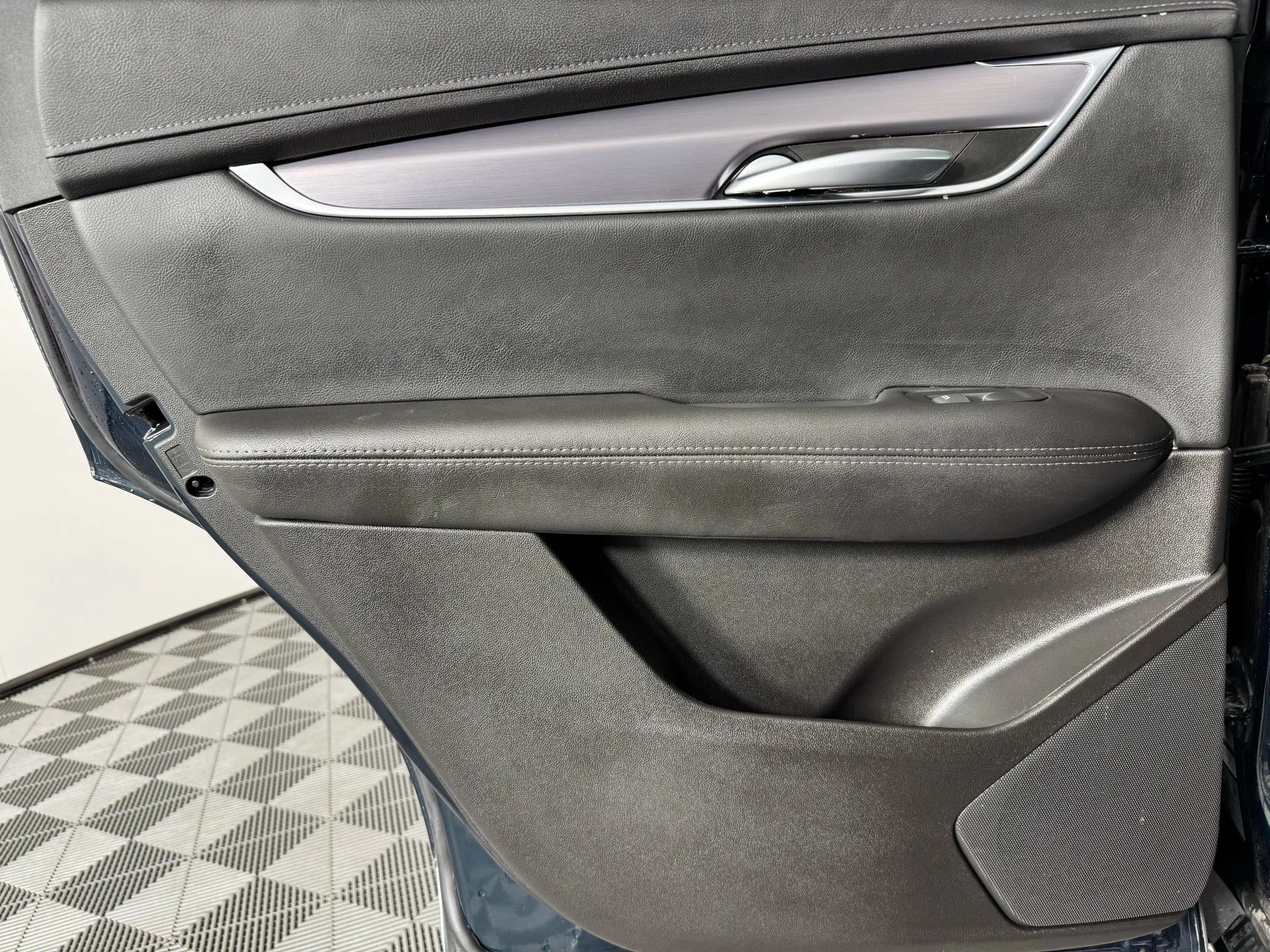 Used 2025 Cadillac XT5 Luxury w/ LPO, Floor Liner Package AWD/4WD image 43