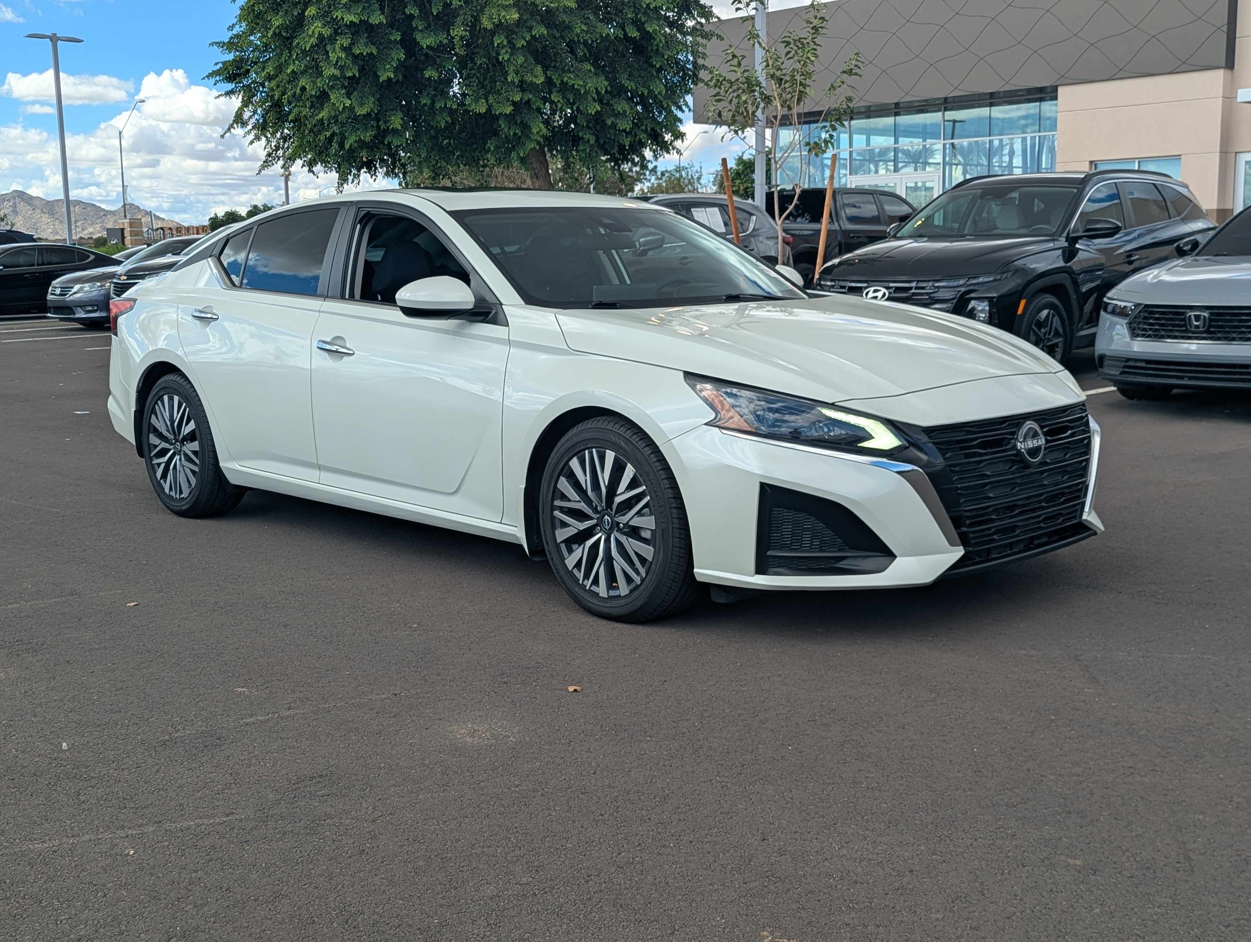 Used 2023 Nissan Altima 2.5 SV w/ SV Premium Package FWD image 34