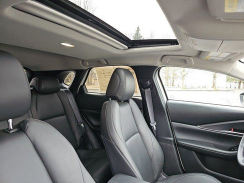 Used 2025 MAZDA CX-30 AWD 2.5 S w/ Preferred Package image 13