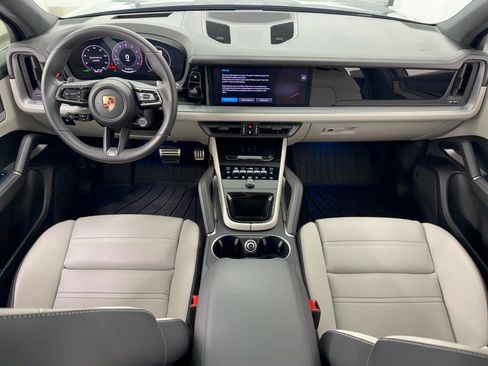 Certified 2025 Porsche Cayenne S AWD/4WD image 17