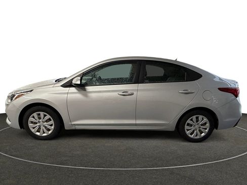 Used 2021 Hyundai Accent SE image 2