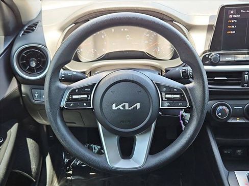 Used 2024 Kia Forte LXS w/ LXS Technology Package FWD image 14