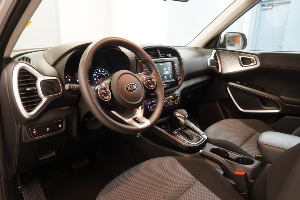 Used 2021 Kia Soul LX FWD image 6
