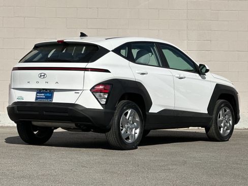 Certified 2025 Hyundai Kona SE AWD/4WD image 3