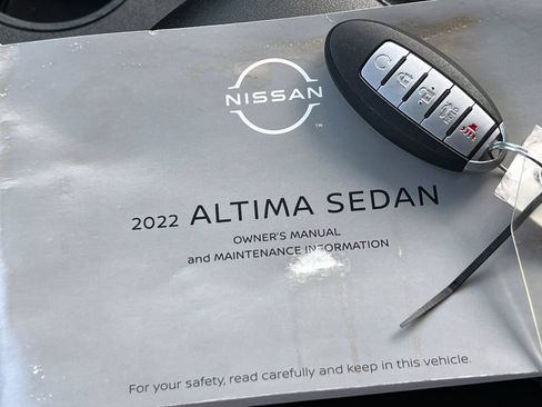 Used 2022 Nissan Altima 2.5 SR FWD image 12