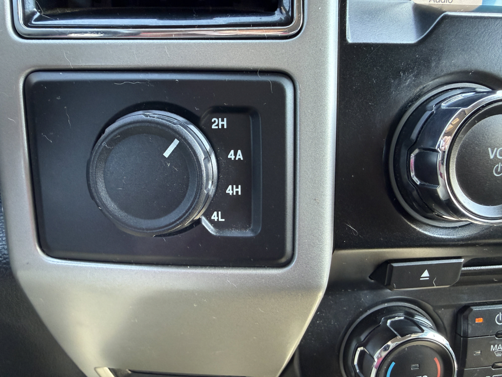 Used 2018 Ford F150 Lariat AWD/4WD image 27