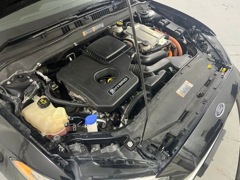 Used 2019 Ford Fusion SE FWD image 11