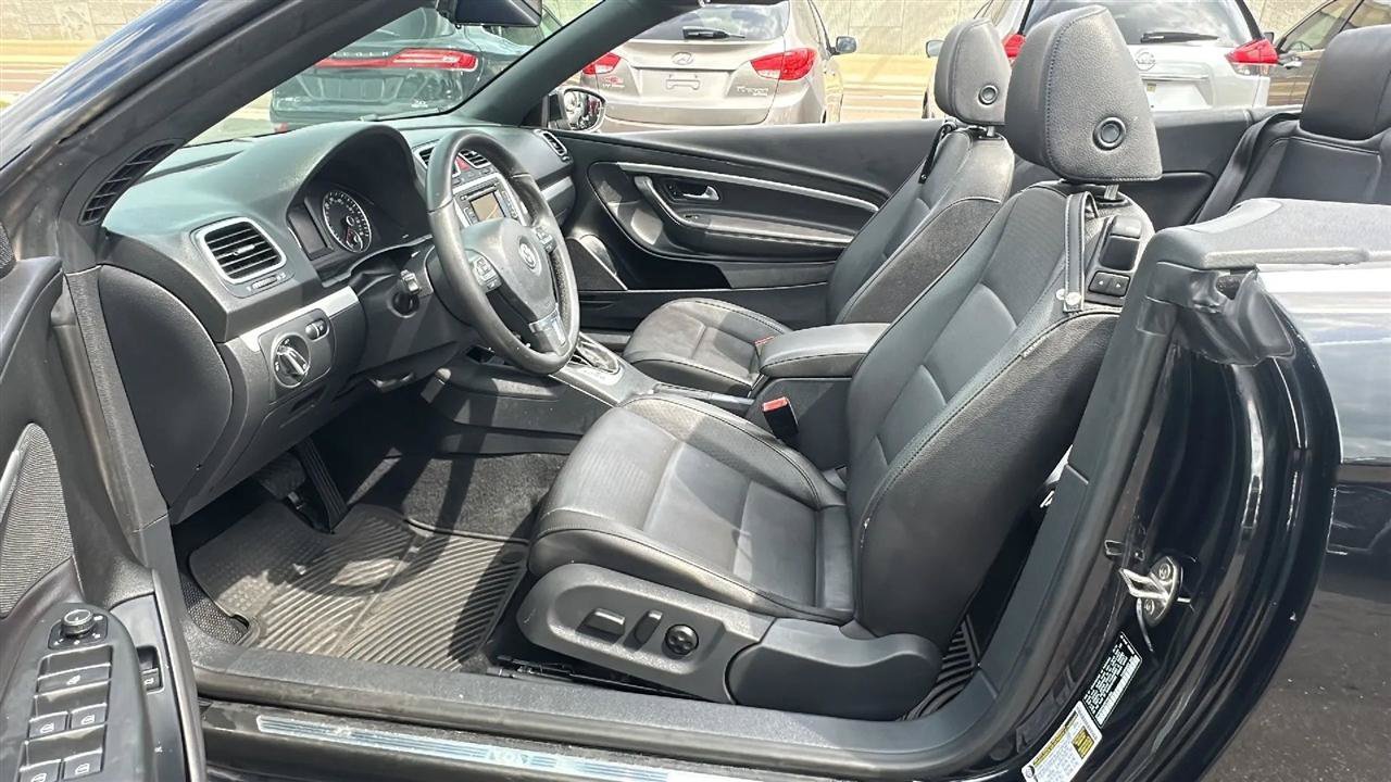 Used 2015 Volkswagen Eos Komfort FWD image 17