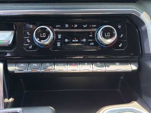 Used 2024 GMC Sierra 1500 Denali AWD/4WD image 18