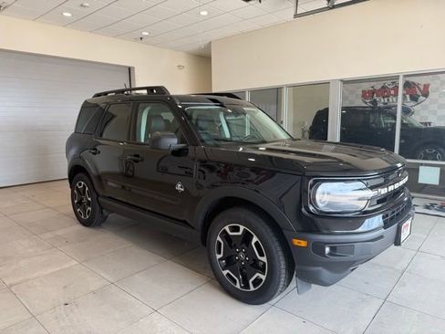 Used 2022 Ford Bronco Sport Outer Banks w/ Tech Package image 3