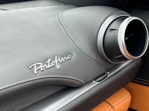 Used 2019 Ferrari Portofino RWD image 21