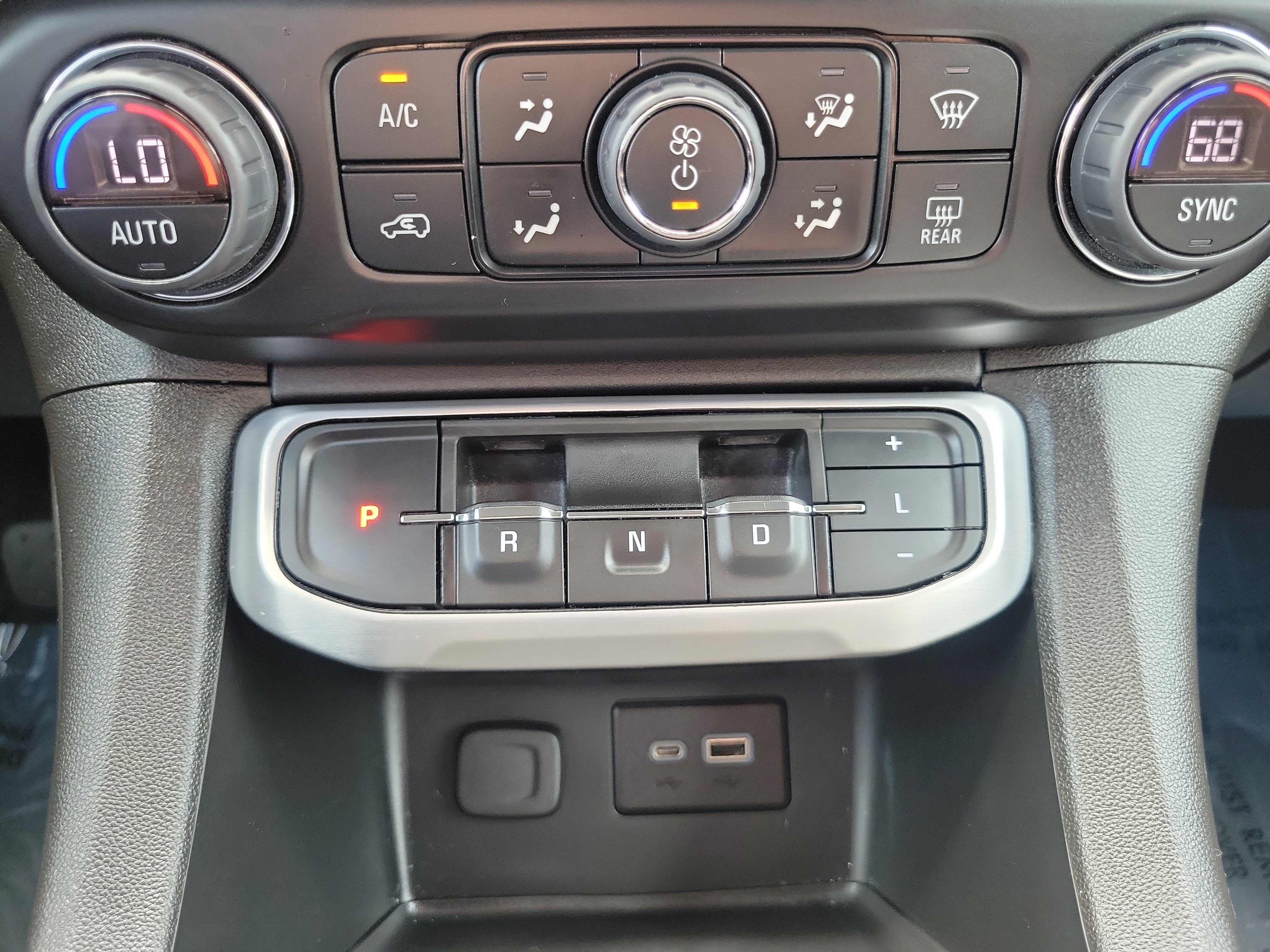Used 2023 GMC Acadia SLE w/ Elevation Edition FWD image 21