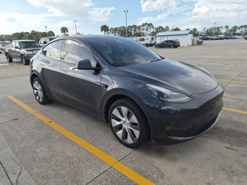 Used 2024 Tesla Model Y Long Range image 6