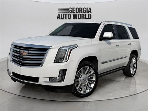 Used 2018 Cadillac Escalade Premium Luxury w/ LPO, Radiant Package image 4